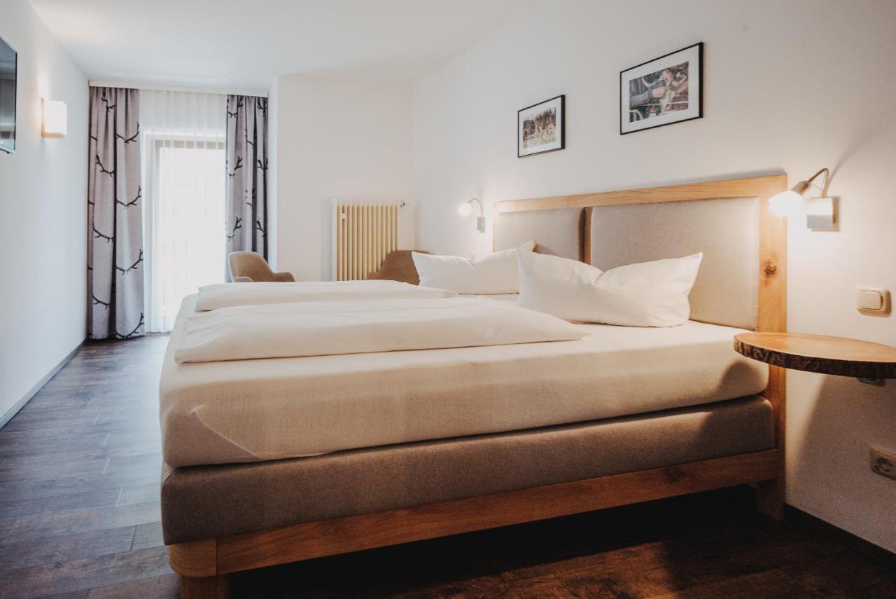 Seehotel zur Post Tegernsee Buitenkant foto