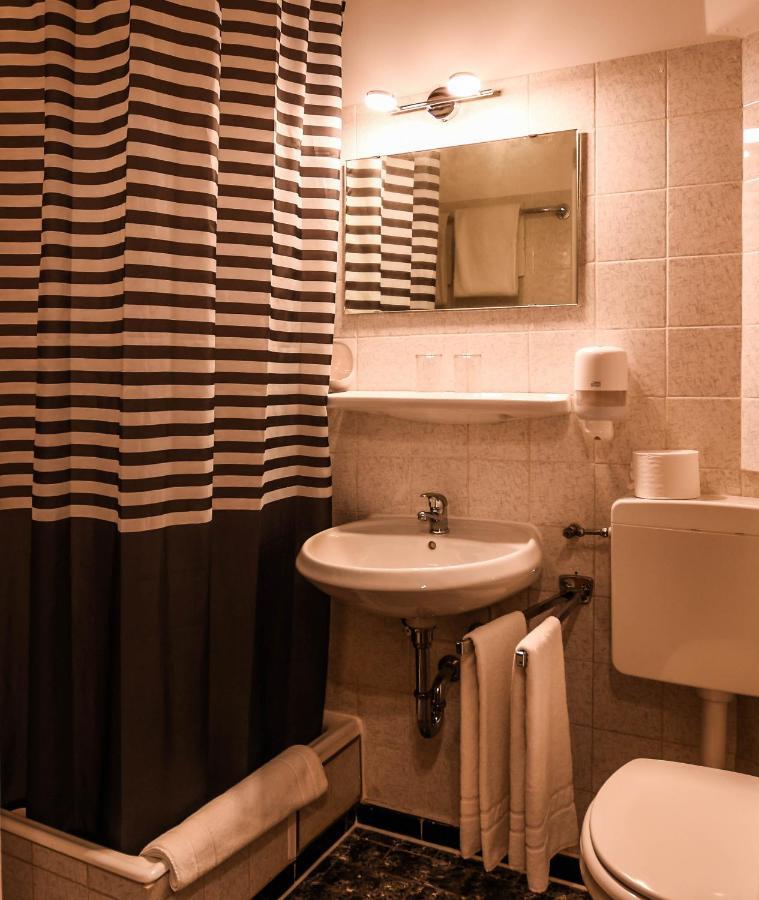 Seehotel zur Post Tegernsee Buitenkant foto